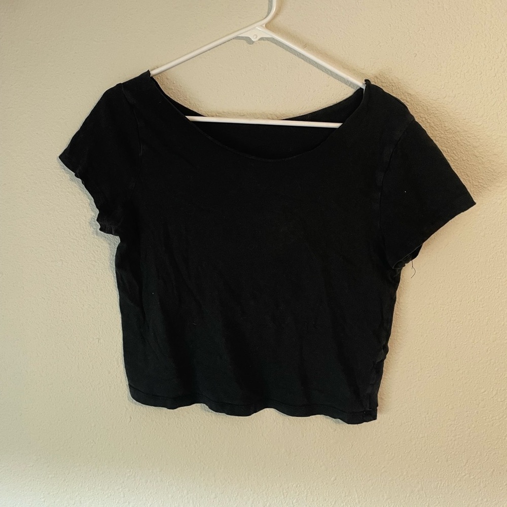 t shirt. size - small
